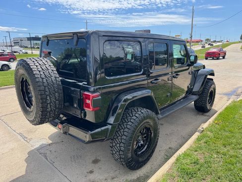 Used 2021 Jeep Wrangler Unlimited Sahara AWD/4WD image 5