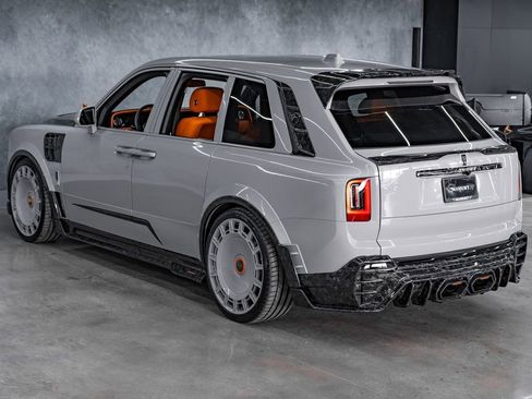 Used 2026 Rolls-Royce Cullinan AWD/4WD image 18