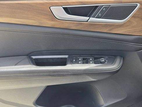 Certified 2025 Volkswagen Atlas SE FWD image 30
