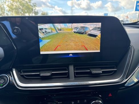 New 2026 Chevrolet Trax RS w/ Sunroof Package image 19