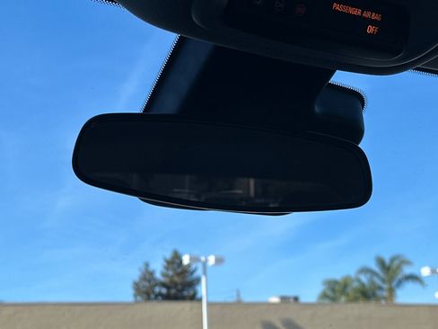 Used 2022 Chevrolet Bolt EUV LT w/ Comfort Package image 26