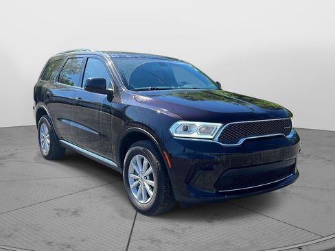 Used 2024 Dodge Durango SXT w/ 3rd Row Seating Group AWD/4WD image 4