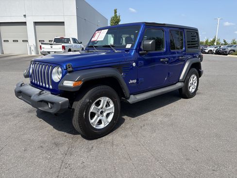 Used 2019 Jeep Wrangler Unlimited Sport S AWD/4WD image 5