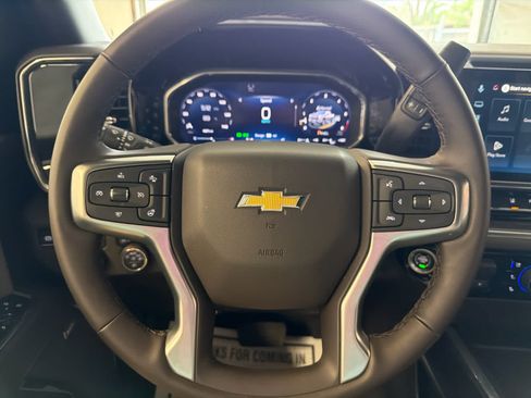 Used 2026 Chevrolet Silverado 2500 LTZ w/ LTZ Convenience Package AWD/4WD image 38