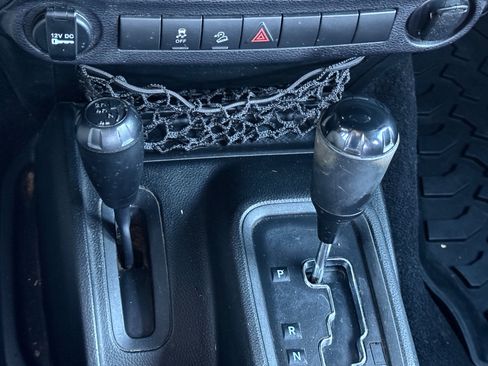 Used 2017 Jeep Wrangler Sport image 14