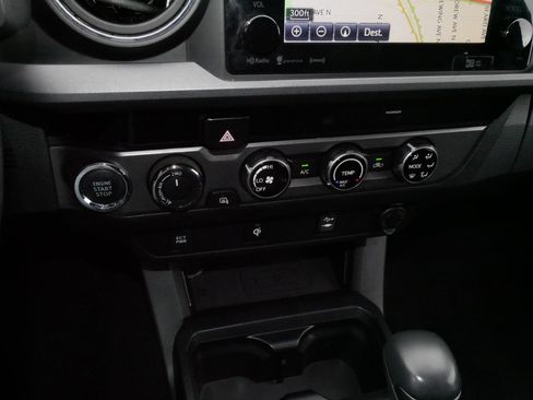 Used 2017 Toyota Tacoma TRD Off-Road w/ Tow Package (A/T) image 23