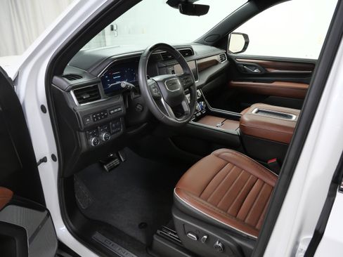 Used 2024 GMC Yukon Denali Ultimate AWD/4WD image 14