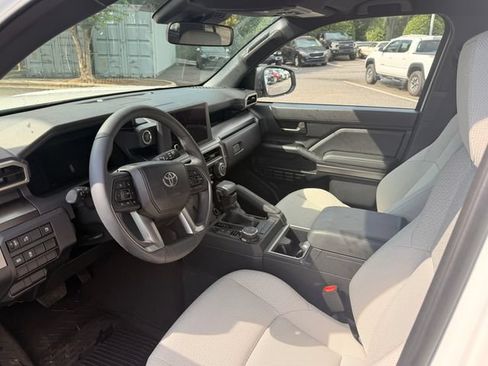 Used 2026 Toyota 4Runner SR5 AWD/4WD image 6