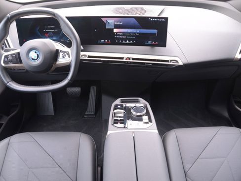 Used 2025 BMW iX xDrive50 image 19