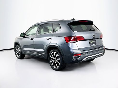 Used 2024 Volkswagen Taos SE image 5