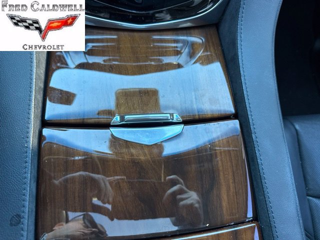 Used 2017 Cadillac Escalade Luxury AWD/4WD image 17