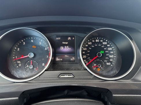 Used 2020 Volkswagen Tiguan S image 29