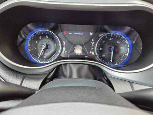Used 2020 Chrysler Pacifica Touring-L Plus w/ Advanced Safetytec Group FWD image 26