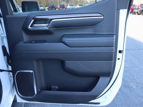 Used 2023 Chevrolet Silverado 1500 RST w/ Z71 Off-Road Package image 24