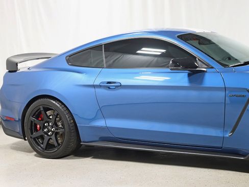 Used 2019 Ford Mustang Shelby GT350R w/ GT350R Equipment Group 920A RWD image 3