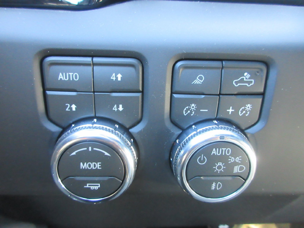 New 2026 GMC Sierra 1500 AT4 w/ AT4 Premium Package AWD/4WD image 17
