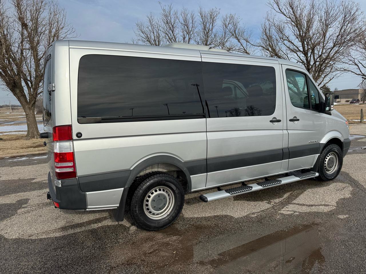 Used 2007 Dodge Sprinter 2500 w/ Cooling Group RWD image 11