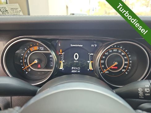 Used 2020 Jeep Wrangler Unlimited Sahara AWD/4WD image 22