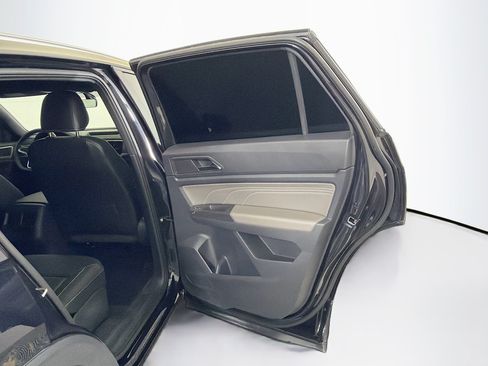 Used 2023 Volkswagen Atlas Cross Sport SE AWD/4WD image 29