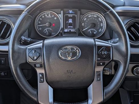 Certified 2022 Toyota Tacoma TRD Off-Road AWD/4WD image 12