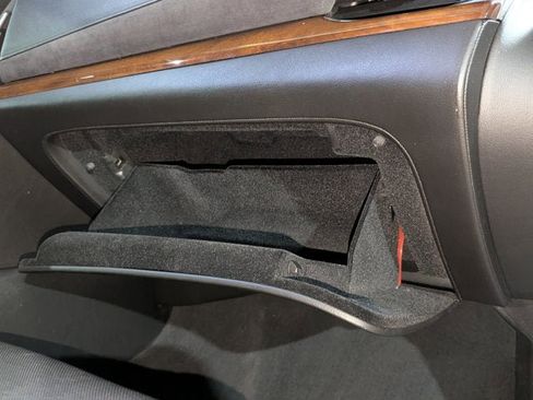 Used 2016 Cadillac Escalade Luxury image 24