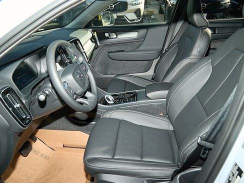 New 2026 Volvo XC40 B5 Plus w/ Protection Package Premier image 17