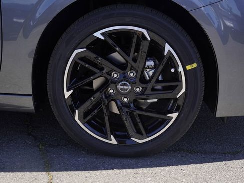 New 2026 Nissan Sentra SR FWD image 7