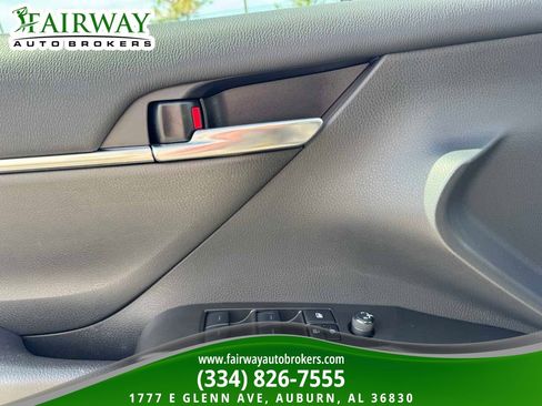 Used 2024 Toyota Camry SE image 15