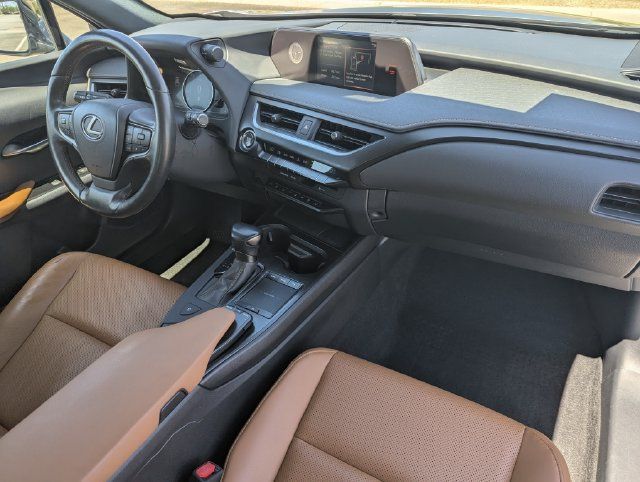 Used 2021 Lexus UX 200 w/ Premium Package FWD image 11