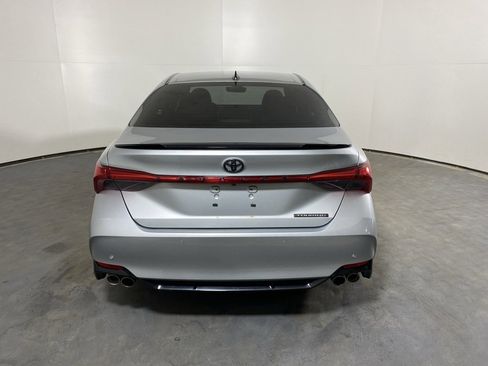 Used 2022 Toyota Avalon Touring image 6