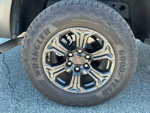 Certified 2024 GMC Canyon Elevation w/ Elevation Premium Package image 17