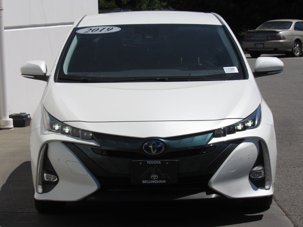Certified 2019 Toyota Prius Prime Advanced w/ Carpet Mat Package FWD image 3
