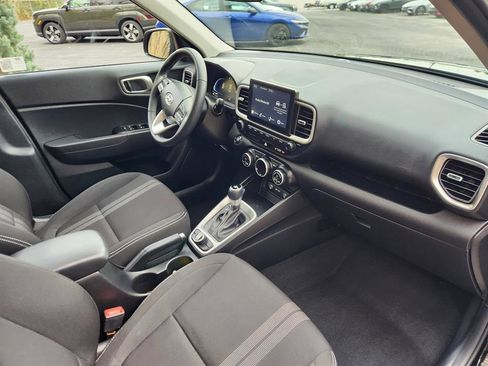 Certified 2024 Hyundai Venue SEL image 13