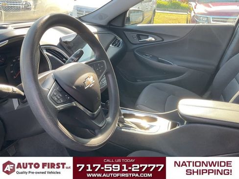 Used 2019 Chevrolet Malibu LT w/ Driver Confidence Package II FWD image 6