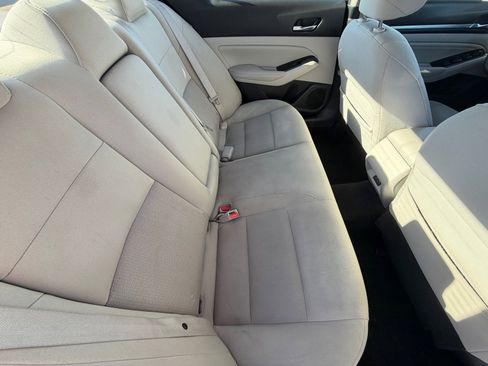 Used 2021 Nissan Altima 2.5 SV FWD image 12