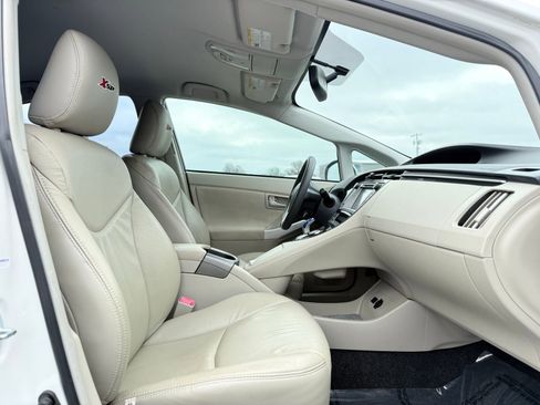 Used 2013 Toyota Prius Two image 27