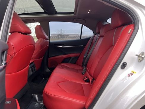 Used 2018 Toyota Camry XSE image 18