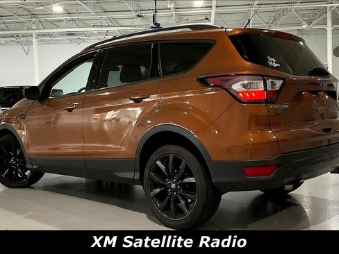 Used 2017 Ford Escape SE w/ Equipment Group 201A image 3