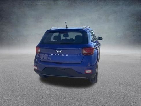 Used 2025 Hyundai Venue SEL image 5