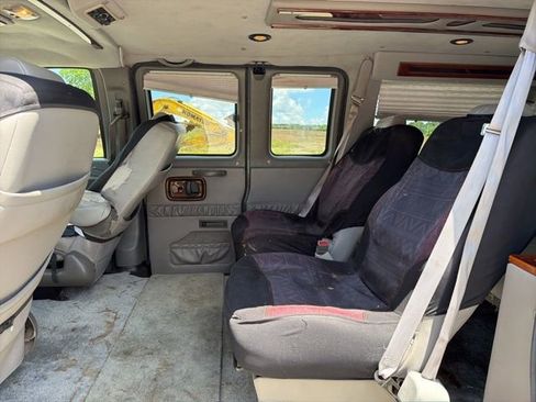 Used 2014 GMC Savana 1500 RWD image 9