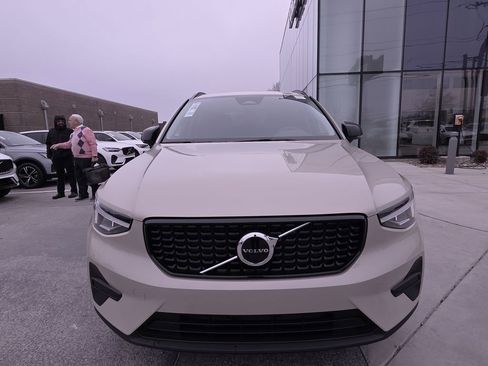 New 2026 Volvo XC40 B5 Core w/ Protection Package image 2