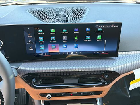 New 2026 BMW 330i Sedan w/ Convenience Package image 30