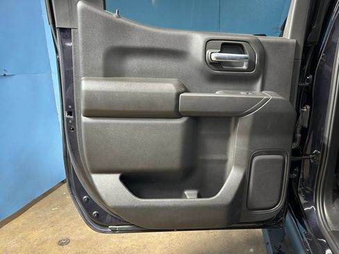 Used 2022 Chevrolet Silverado 1500 Custom Trail Boss AWD/4WD image 39