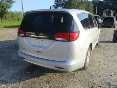 Used 2024 Chrysler Voyager LX FWD image 2