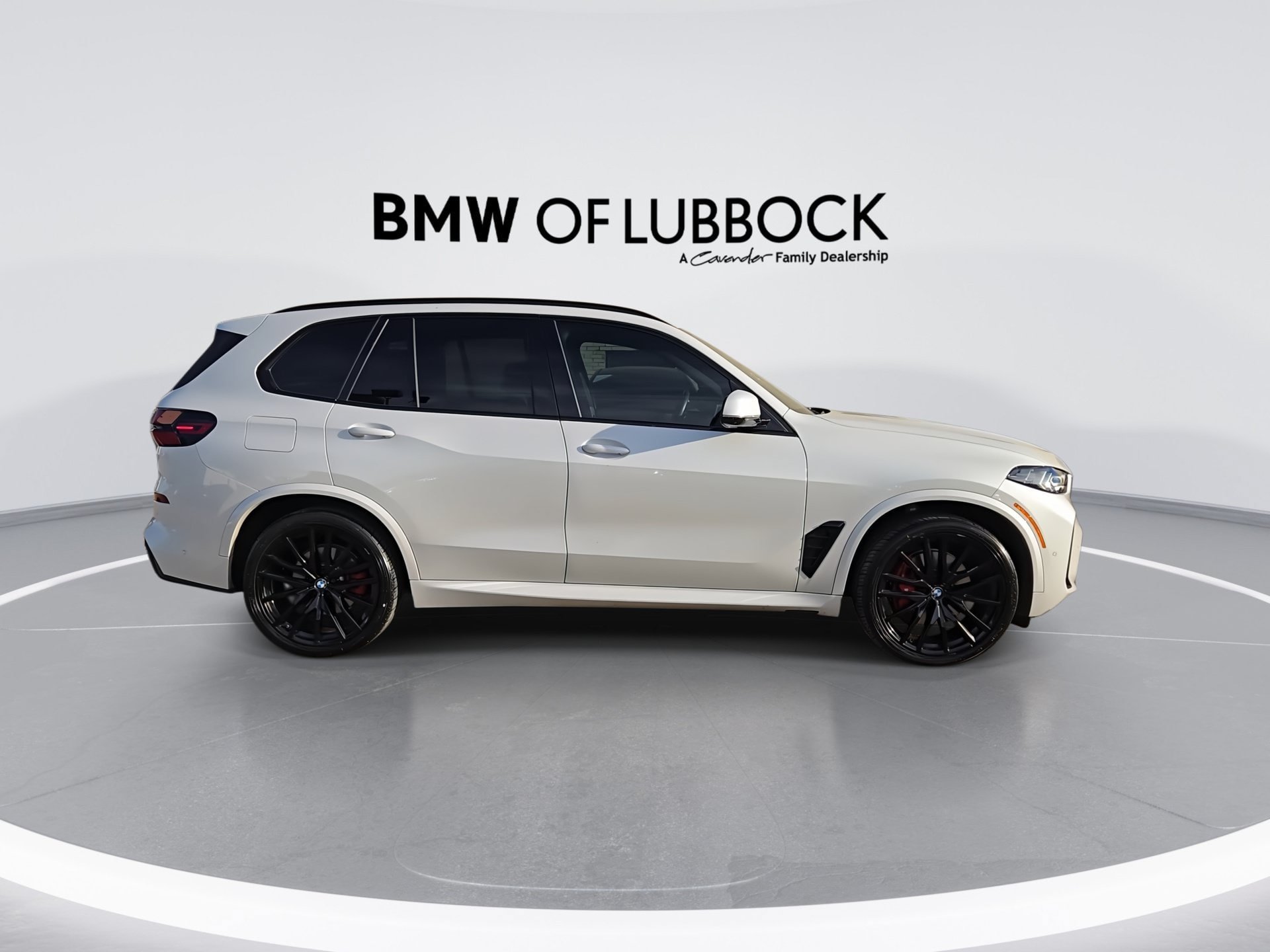 Used 2024 BMW X5 xDrive40i w/ M Sport Package AWD/4WD image 2
