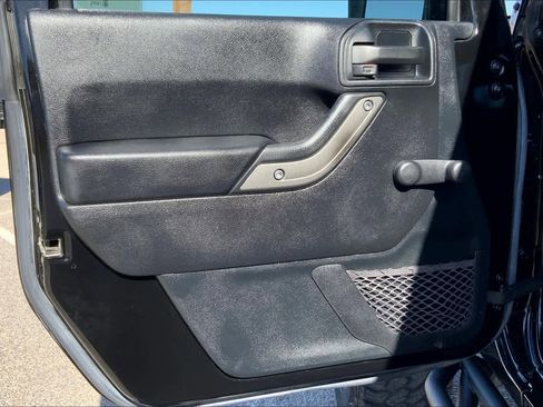 Used 2016 Jeep Wrangler Unlimited Sport w/ Connectivity Group image 19