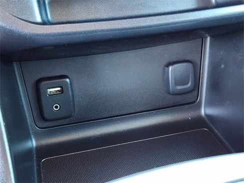 Used 2015 Chevrolet Colorado LT w/ LT Convenience Package image 27