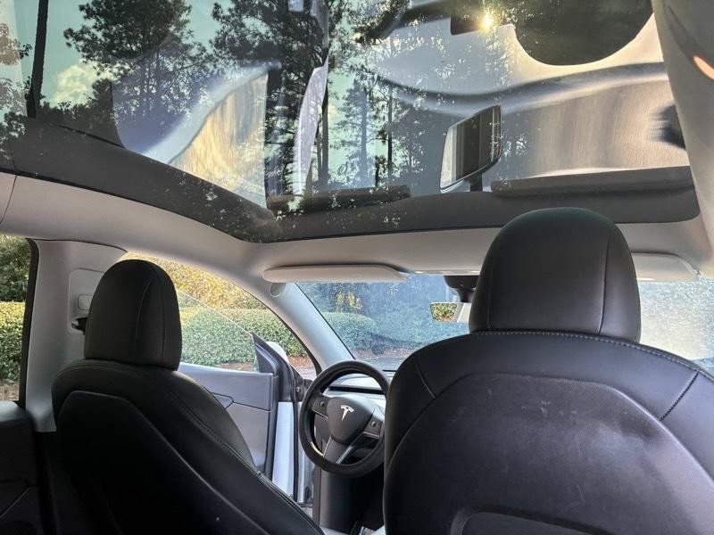 Used 2022 Tesla Model Y AWD image 22
