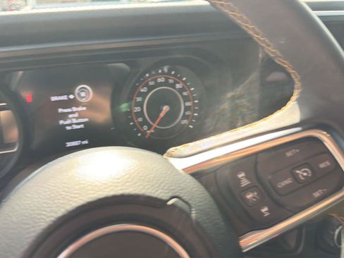 Used 2024 Jeep Wrangler Unlimited Sahara w/ Technology Group AWD/4WD image 14