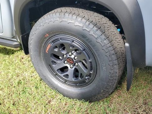 New 2026 Nissan Frontier PRO-4X w/ Pro-4x Convenience Package AWD/4WD image 3
